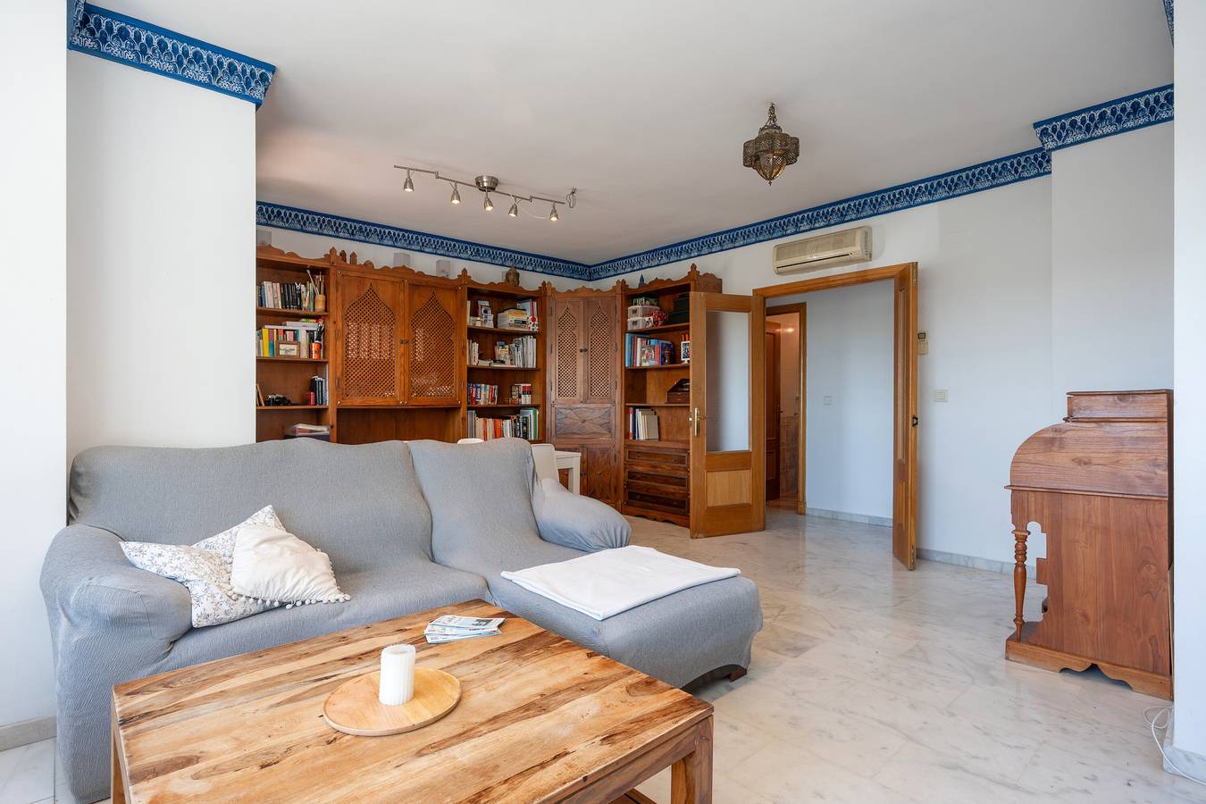 Apartamento entero, Bahia Golf Suites apartamento con vistas a la Bahía de Cádiz con piscina privada y terraza in El Puerto de Santa María, Costa de la Luz