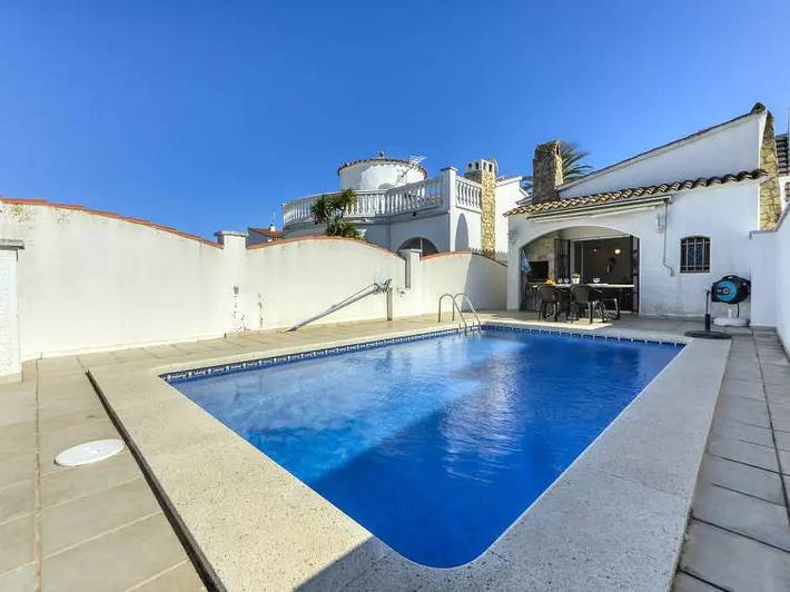 Ferienhaus für 4 Personen, mit Terrasse und Pool in Empuriabrava - 4