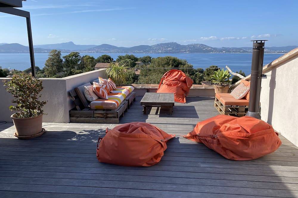 Villa pour 12 Personnes dans La Madrague, Hyeres