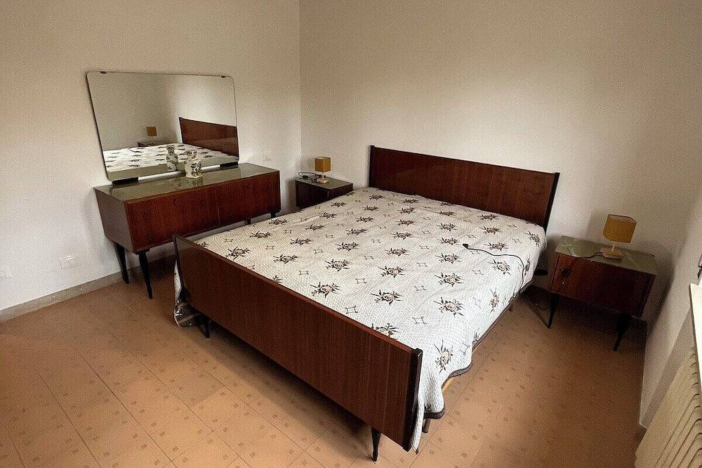 Casa Rina Family home apartment. Umbria / Tuscany. 2 minutes from the lake in Tuoro sul Trasimeno, Lago Trasimeno