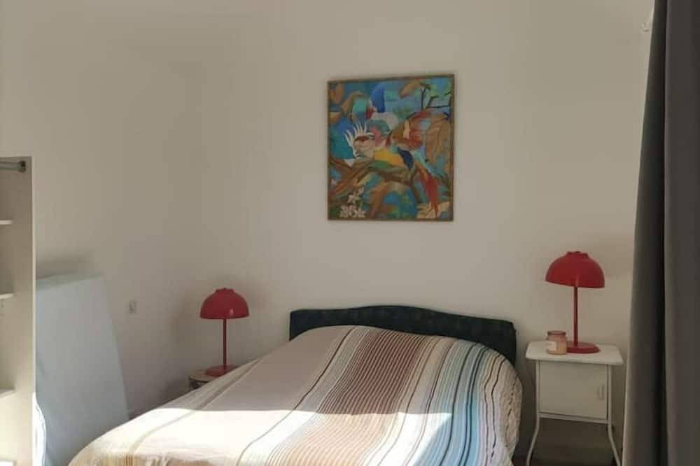 Maisonnette Jardin Cabine de Plage à 8 min à Pied in Batz-sur-Mer, Côte d'Amour