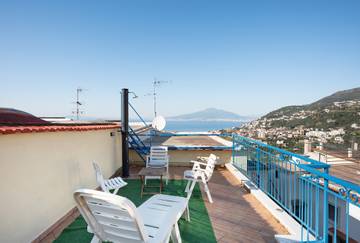 Location de vacances pour 12 personnes, adapté aux familles à Vico Equense