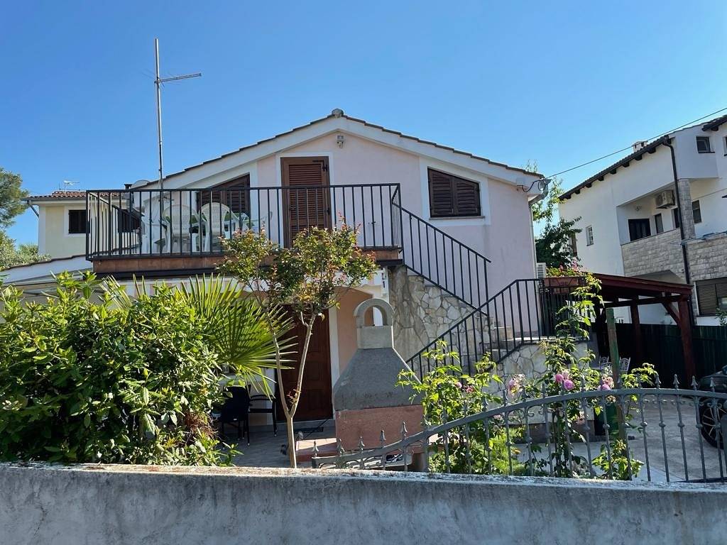 Ganze Wohnung, Ferienwohnung Pape Studio Nr. 2 *** mit Terrasse in Milcetici, Krk