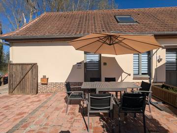Gîte pour 4 personnes, avec jardin ainsi que piscine et terrasse dans la Somme