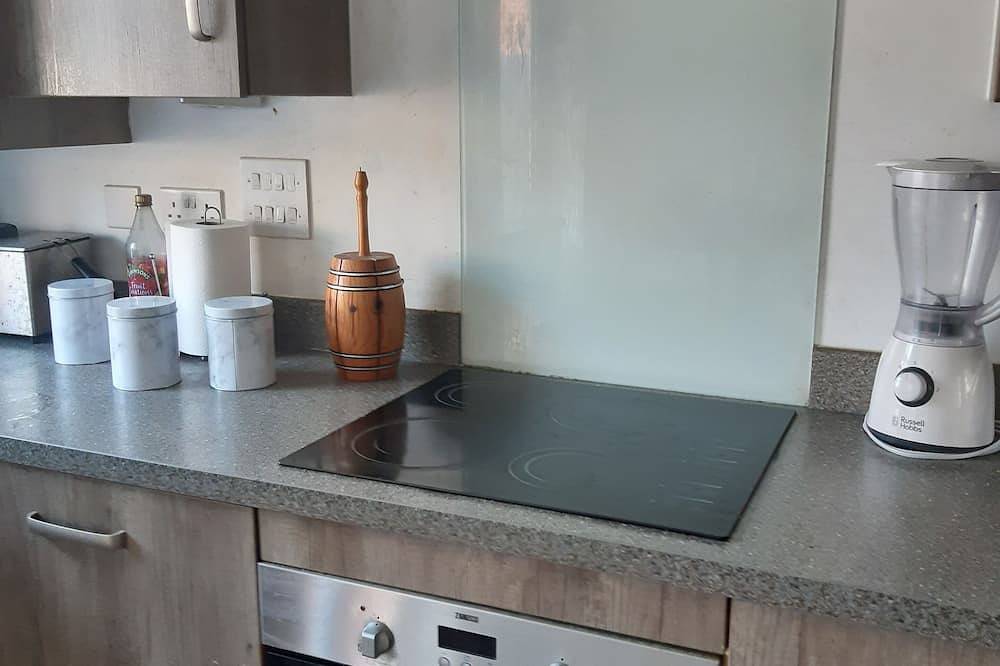 Our Guests Are Royal (Ke) is located in Higham Ferrers. in Higham Ferrers, Northamptonshire