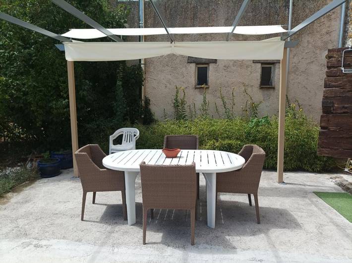 Location de vacances pour 6 personnes, avec terrasse ainsi que jardin et jacuzzi, animaux acceptés à Trigance - 4