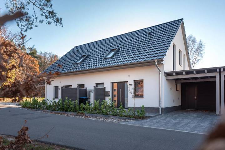 Ferienhaus für 8 Personen, mit Terrasse und Garten sowie Sauna