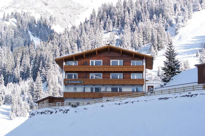 Vakantieappartement voor 2 personen, with uitzicht and balkon as well as sauna in Lech