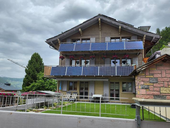 Ferienwohnung für 4 Personen, mit Terrasse und Garten in Grächen