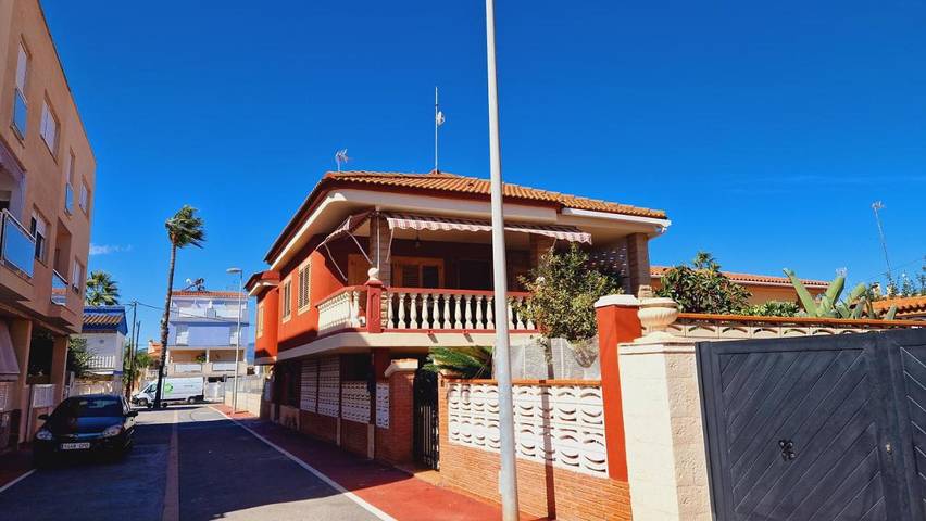 Apartamento para 7 personas, con Balcón y Terraza además de Jardín y Vistas al lago en Chilches