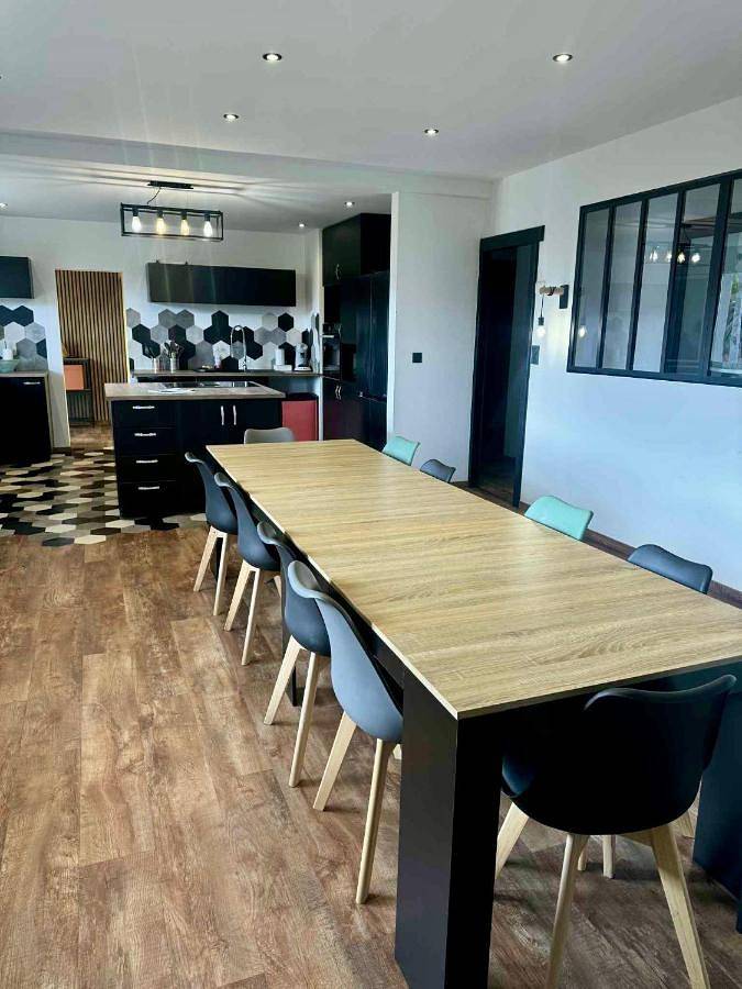 Location de vacances pour 10 personnes, avec vue ainsi que terrasse et jardin, animaux acceptés à Le Vernet - 4