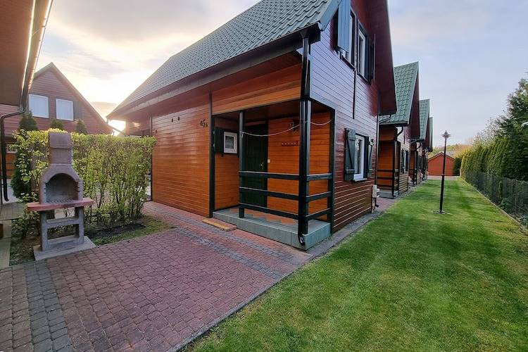 Piętrowe domy wakacyjne z tarasami, blisko plaży in Karwia, Morze Bałtyckie