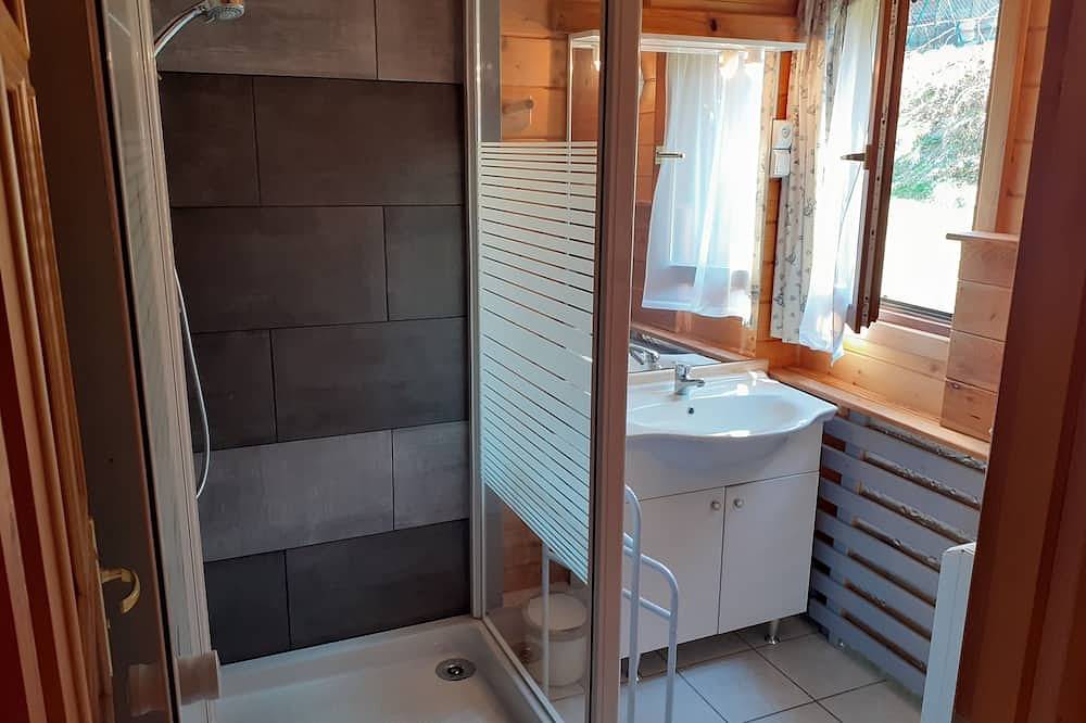 Cosy chalet with breathtaking views of the pond and valley in the Vosges mountains in Le Syndicat, Región de Épinal