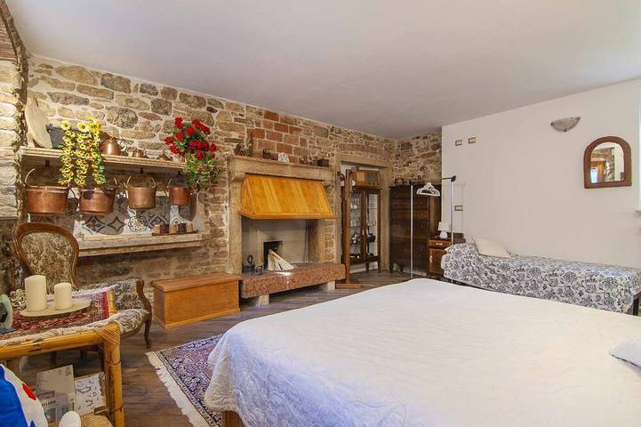 Appartamento intero, Dimora Laura - Romantico con stufa a legno in Sant'Ambrogio di Valpolicella, Provincia di Verona