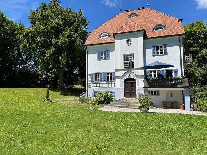 Ferienwohnung für 6 Personen, mit Garten und Seeblick sowie Balkon und Ausblick in Bayern