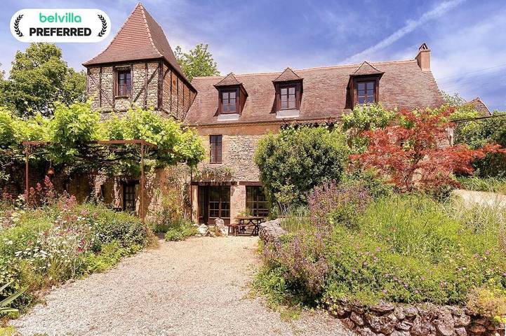 Maison de vacances pour 10 personnes, avec terrasse ainsi que jardin et piscine, animaux acceptés à Les Eyzies-de-Tayac-Sireuil