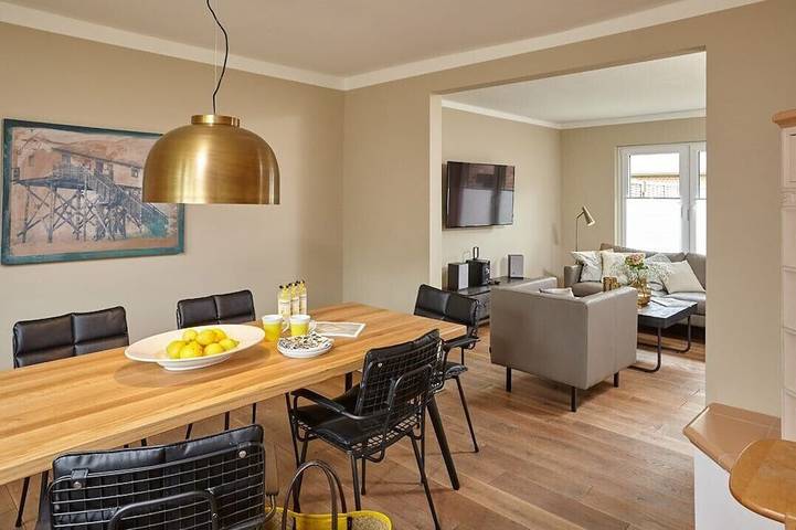 Bungalow für 6 Personen, mit Balkon/Terrasse und Whirlpool sowie Terrasse und Garten