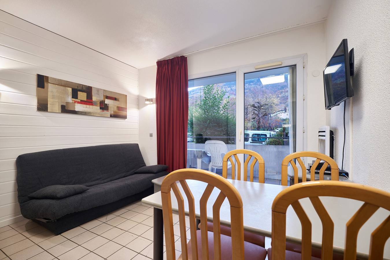 Ganze Wohnung, Ferienwohnung 'Bulle Enchantée Lac Et Montagne' mit Gemeinschaftspool, Balkon und Wlan in Allevard, Isère