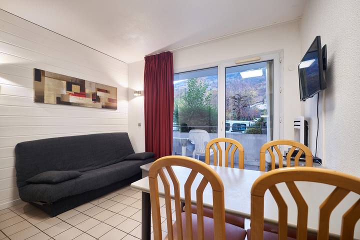 Gîte pour 4 personnes, avec balcon dans Thermes d'Allevard - 2