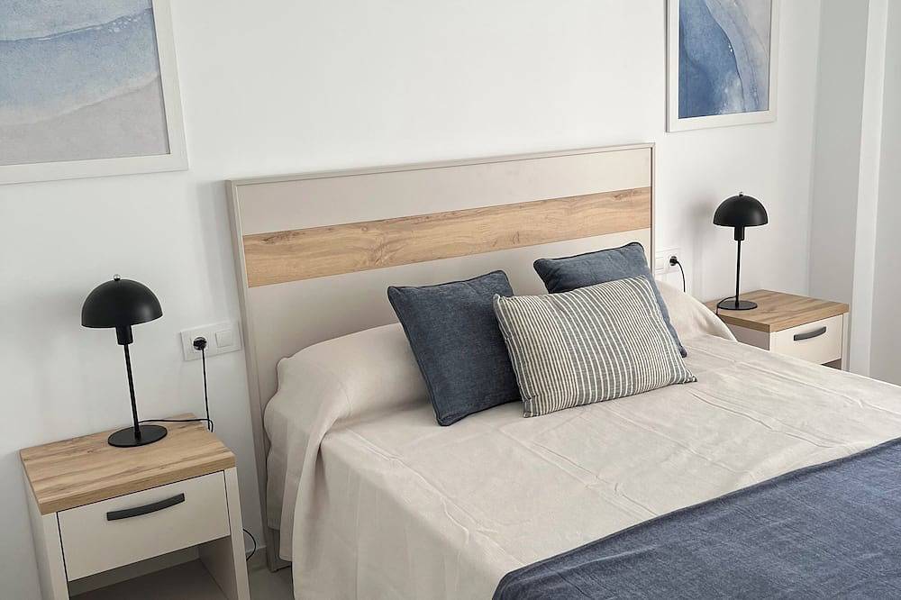 Apartamento entero, Apartamento Marea en primera línea de playa en La Barrosa con vistas al mar in La Barrosa, Chiclana de la Frontera