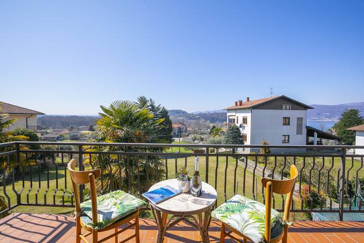 Gîte pour 8 personnes, avec vue sur le lac et balcon dans Ispra