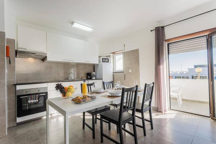 Gîte pour 4 personnes, avec terrasse à Baleal - 2