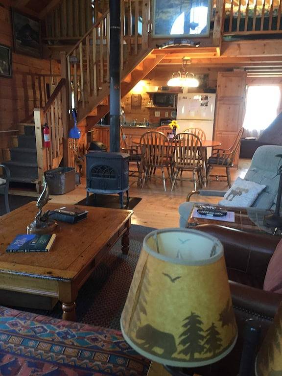 Charmantes, komfortables, abgelegenes, familienfreundliches Blockhaus mit Schwimmteich. in Monroe County (WI)