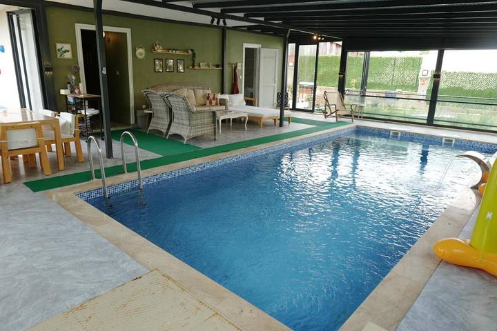 Apartamento de vacaciones para 10 personas, con piscina además de vistas y balcón - 1