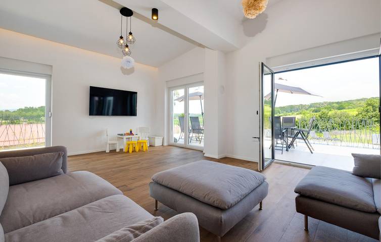 Geräumige 135 m² große Wohnung mit Pool, WLAN, Klimaanlage und Parkplatz in Zagreb und Umgebung