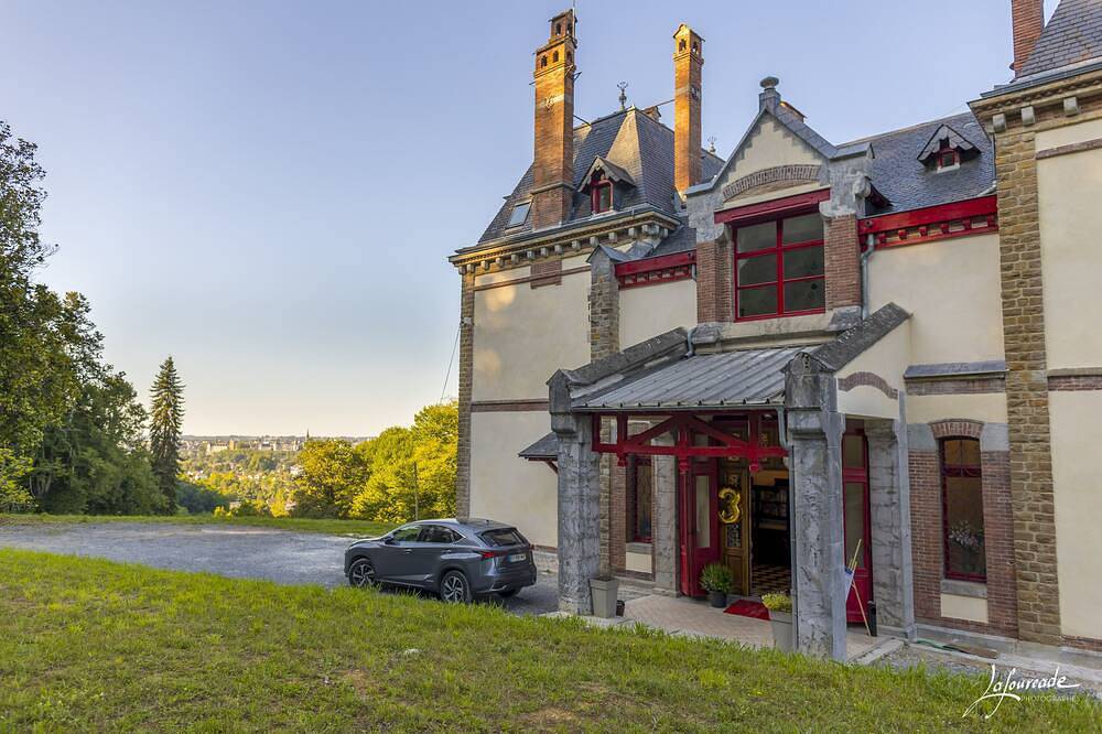 Château de La Tisnère aux portes de Pau in Gelos, Béarn