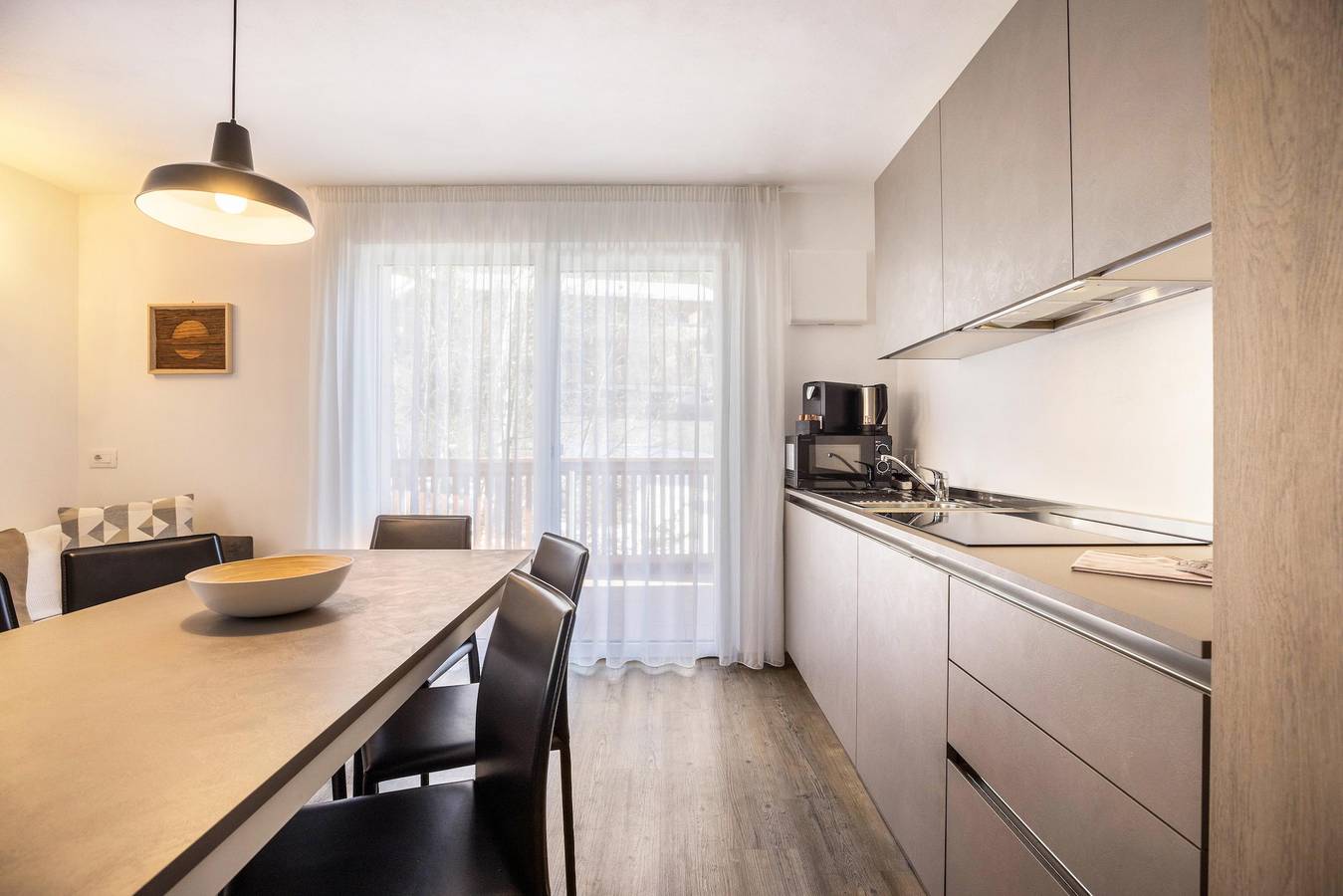 Apartamento entero, Apartamento vacacional "Sis Residenz Bun Sté" con vistas a la montaña, jacuzzi y sauna in San Vigilio di Marebbe, Marebbe
