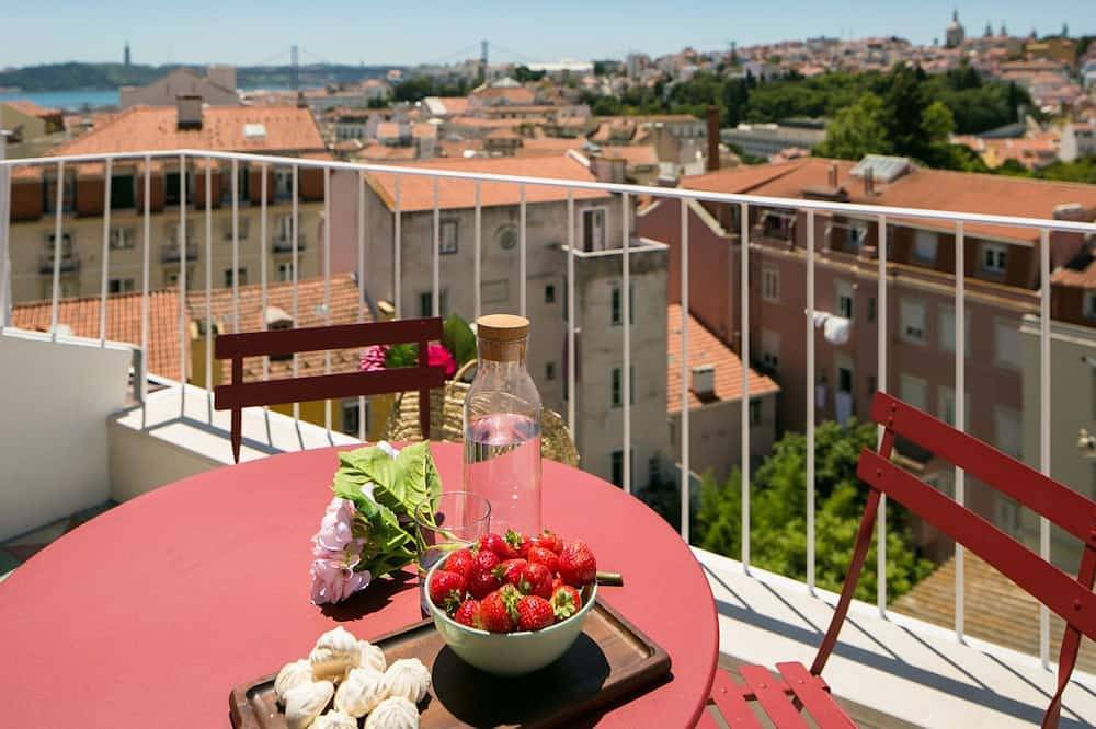 Holiday apartment in Lisbon from £367 per night