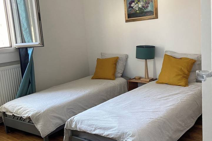 Location de vacances pour 5 personnes, avec Jacuzzi ainsi que Terrasse et Jardin à Bondy - 4