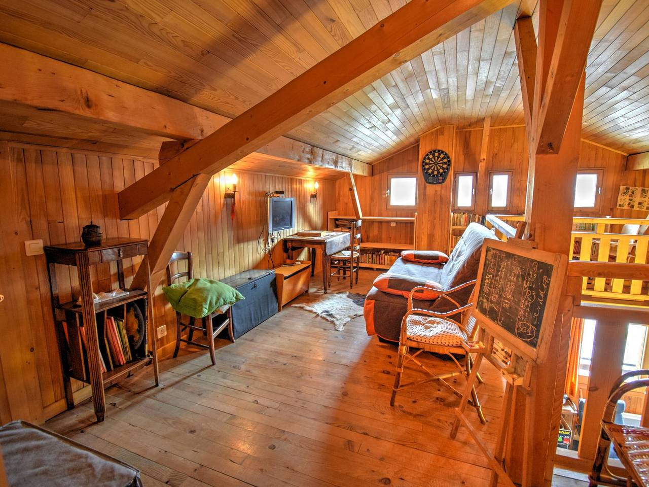 Chalet cosy à Morzine, proche navettes, avec garage, terrasse et équipements complets in Morzine, Les Portes du Soleil