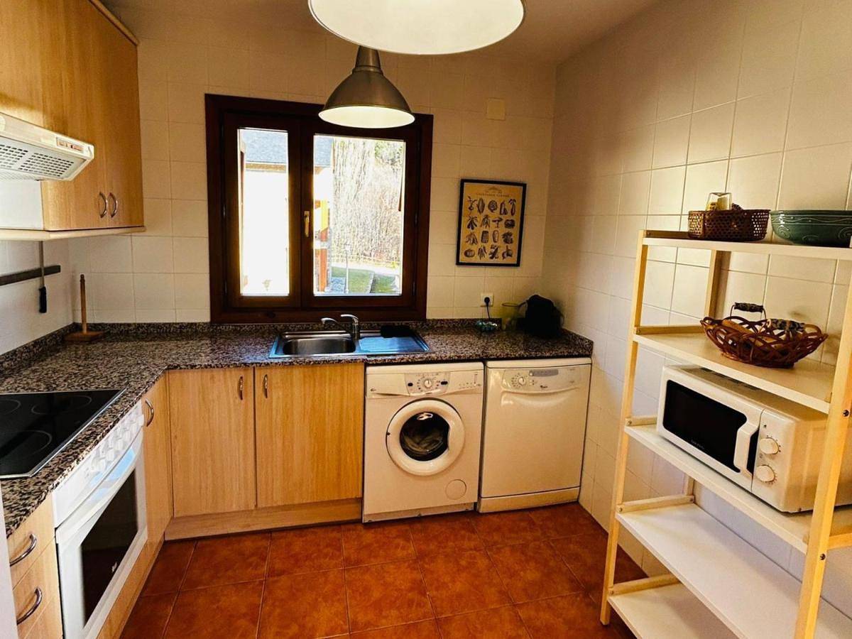 Casa Mya. A Modern Duplex in the Spanish Pyrenees in Biescas, Pirineo Aragonés