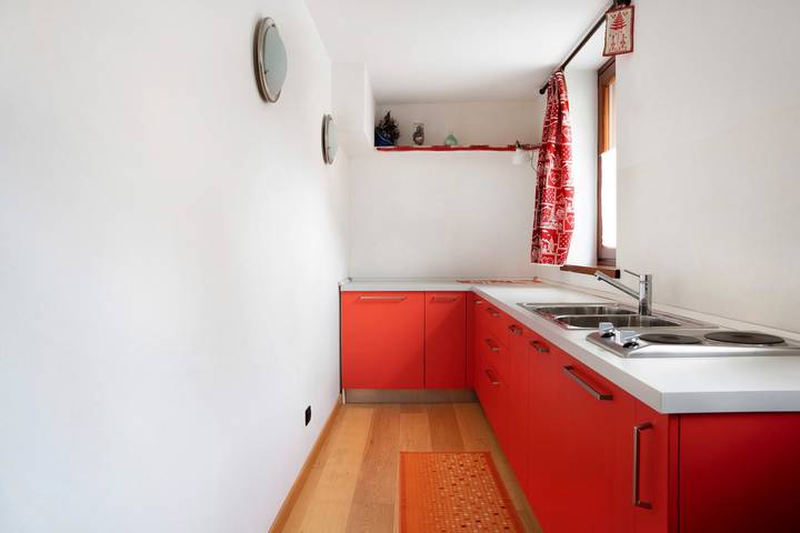 Ganze Wohnung, Apartment „Chalet Provenzale Trilocale“ mit Bergblick, Gemeinschaftsgarten und Wlan in Acceglio, Cuneo Provinz
