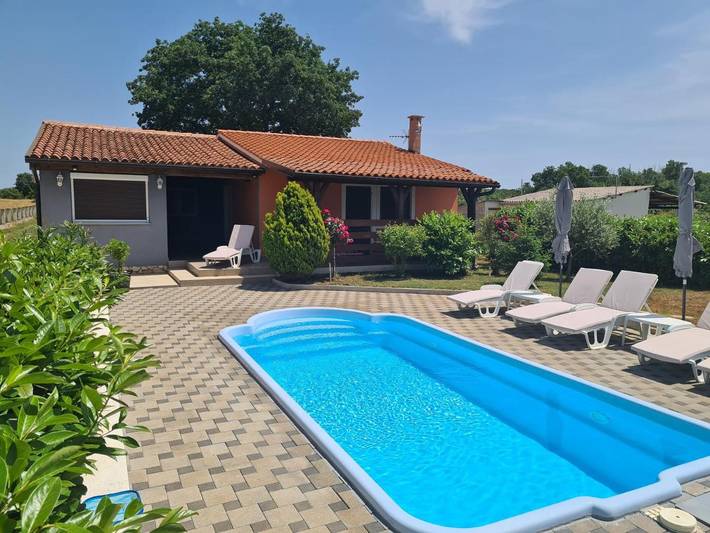 Maison d’hôte pour 6 personnes, avec jardin ainsi que vue et piscine à Pula - 3