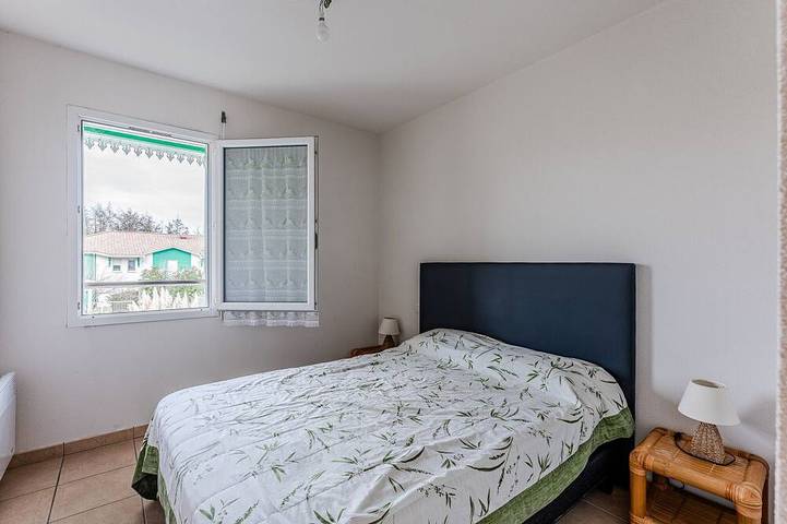 Apartamento entero, Apartamento encantador con piscina, cerca del centro y lago, para 4 personas in Sanguinet, Côte d’Argent