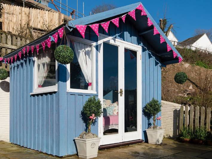 Thrift Cottage in Cornwall