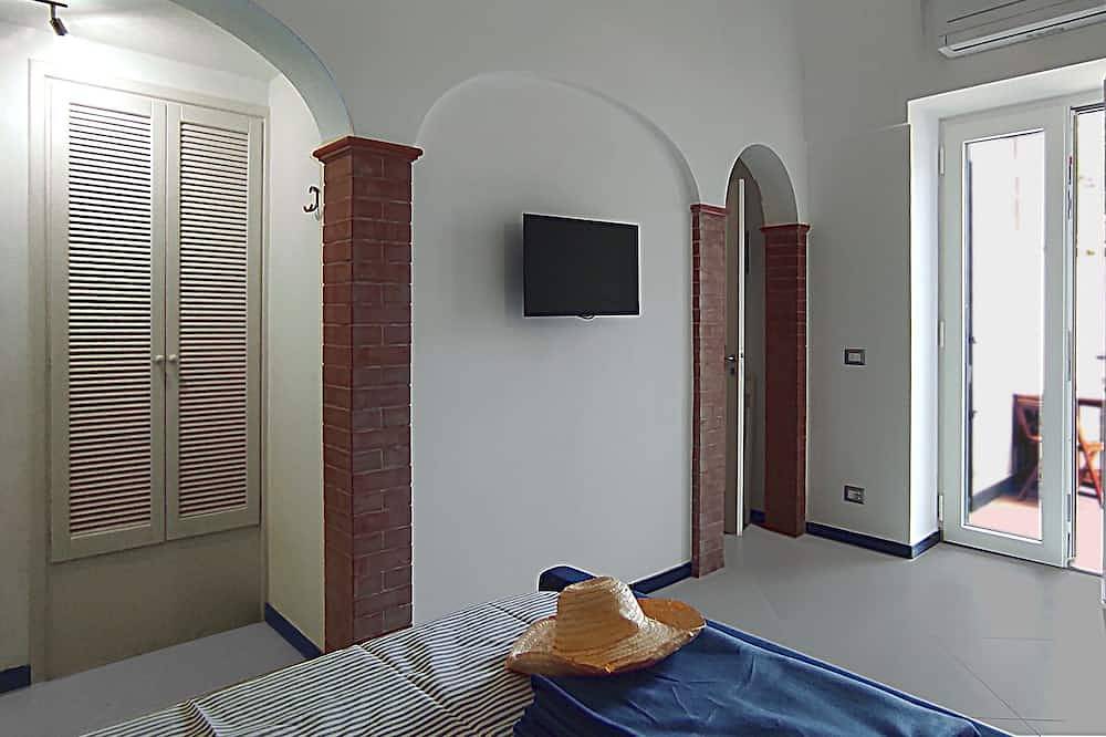 Capri house in the heart of Anacapri, ideal for families of up to 4 people in Anacapri, Neapel Provinz