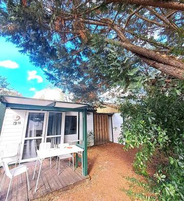 Location de vacances pour 4 personnes, avec piscine et jardin à Herm
