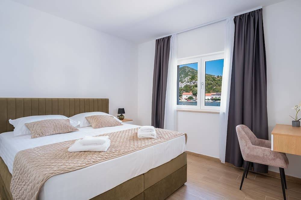 Villa Senka - Four Bedroom Villa in Rogotin, Dubrovnik-Neretva