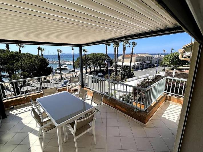 Appartement de vacances pour 8 personnes, avec Balcon ainsi que Terrasse et Vue