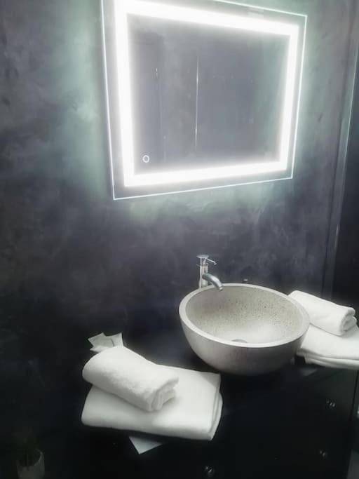 Gîte pour 2 personnes, avec jacuzzi et sauna dans Office De Tourisme De Troyes - 4