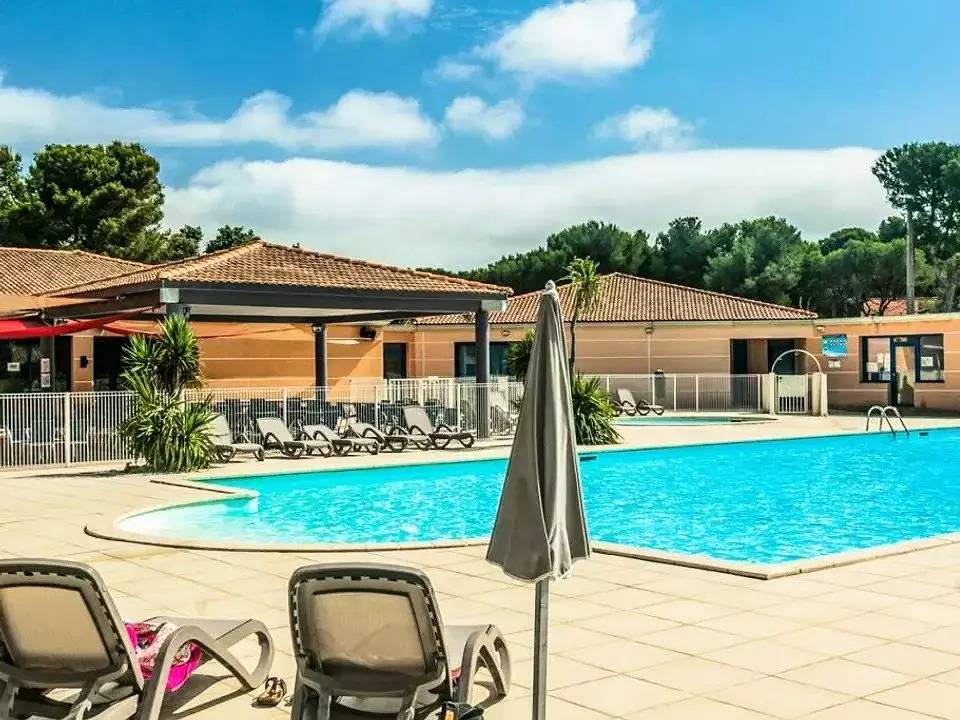 Chalet Marine 3 estancias 4 personas con aire acondicionado in Carro, Martigues