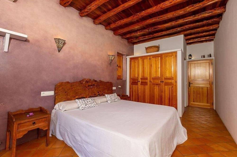 Can Pau Cozy countryside family home with pool, sea view and views to Formentera in Sant Carles de Peralta, Santa Eulària des Riu