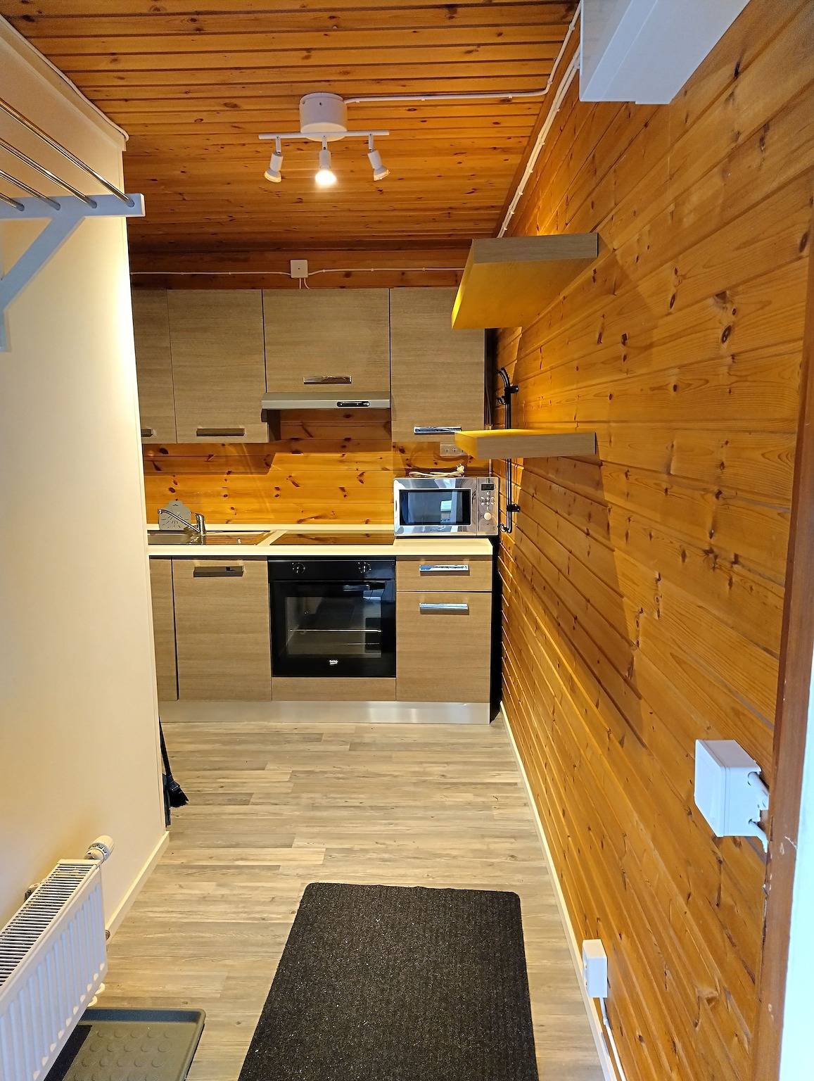 Gemütliche Kolsva-Hütte mit eigenem Eingang in Köping, Västmanland