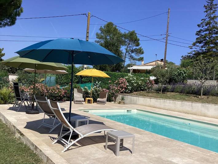 Chambre d’hôte pour 4 personnes, avec Terrasse et Jardin ainsi que Piscine et Vue