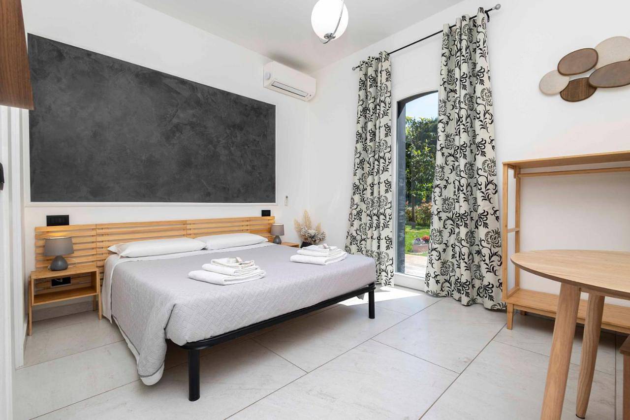 Double Room with Shared Bathroom in Ravenne, Province de Ravenne