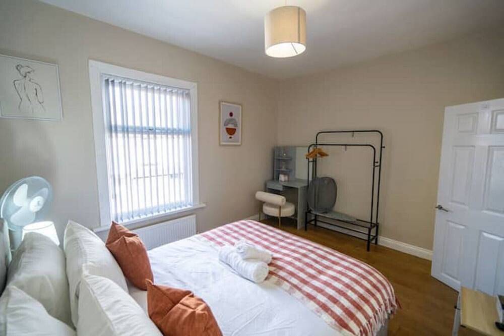 Entire House-Merseyside-Liverpool in Merseyside